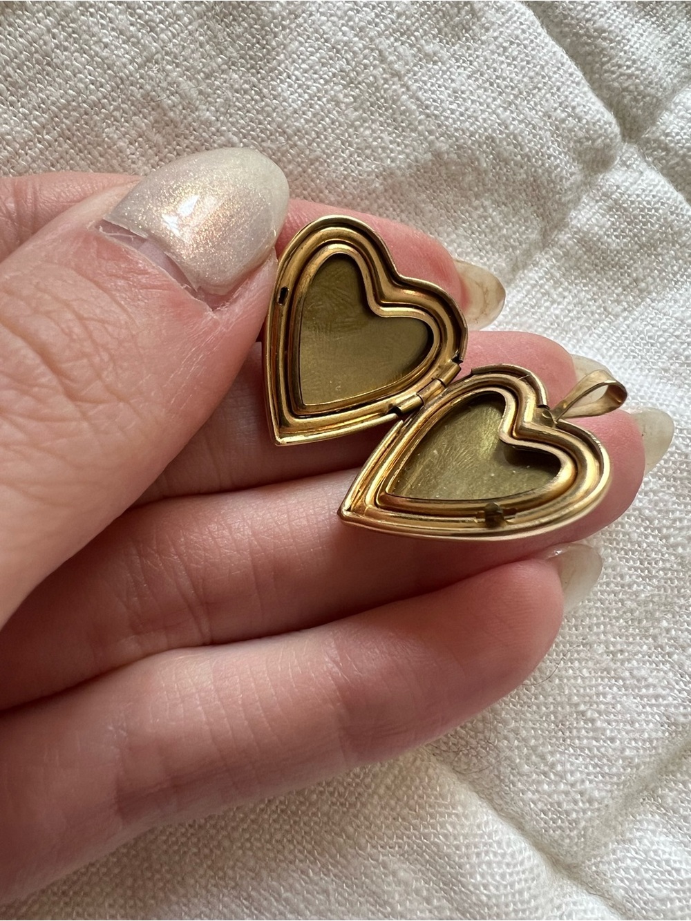 14k Gold Heart Locket - Picture 3 of 5